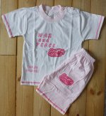 Костюм с футболкой и шортами