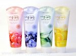 Tony Moly Пенка для умывания с экстрактом ацеролы Clean Dew