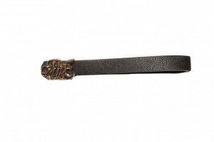 Ремень Ремень из кожзаменителя серного цвета с оригинальной пряжкой. Длина 91 см, ширина 2,5 см.