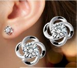 Серьги из стерлингового серебра украшенные искусственными камнями