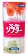 Смягчающий кондиционер-ополаскиватель "Softener floral pure rose scent" с ароматом букета роз (мягкая упаковка) 500 мл/20