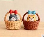 Котенок в корзине