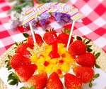 Надпись &quot;Happy Birthday&quot; на шпажках