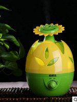Ультразвуковой увлажнитель воздуха. Размер: 20*20*30 см. Расчитано на площадь до 20 кв/м. Объем бака 3 литра. Работает от сети