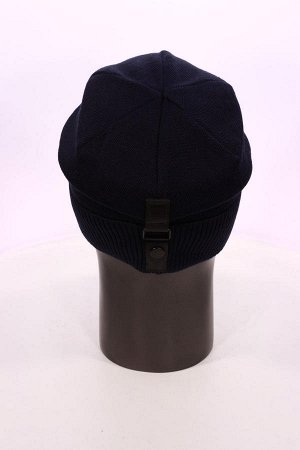синий Состав:	50% wool, 50% polyacrylic
Мужская зимняя стильная шапка с кожаным ремешком-застежкой сзади. Гладкая вязка из качественной шерсти, широкий практичный рельефный отворот. Внутри утепленная 