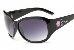 Солнцезащитные очки черные с цветочком на дужке