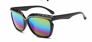 Солнцезащитные очки черные хамелеоны с белыми камнями на оправе