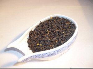 чай Красный чай из провинции Гуанси с добавлением цветов коричного дерева, что придает чаю неповторимый приятный вкус и аромат.   Янтарный настой обладает приятным мягким вкусом, с оттенком сладких аб