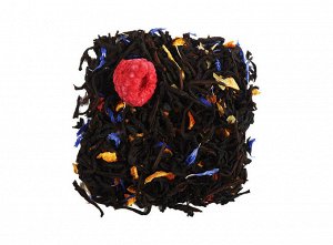 чай Цейлонский черный чай, зелень клубники и лепестки василька, оранжевые кусочки сушёной цедры апельсина, цельные ягоды малины и ежевики, ароматические масла.