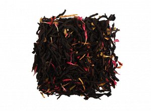 чай В состав этого напитка входит цейлонский черный чай, зелень чабреца и земляники, розовый василёк, натуральные ароматические масла.