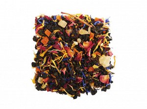 чай Благородный скрученный чай ганпаудер, смесь из кусочков фруктов, лепестков календулы, синего василька, нежной чайной розы, гибискуса и натуральных ароматических масел.