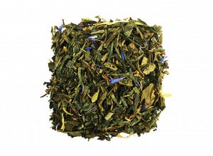 чай В состав этого чая входит купаж лучших сортов зелёного чая, яркие лепестки василька и календулы, натуральные ароматические масла.
