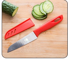 Нож кухонный с чехлом; состав лезвия нержавеющая сталь