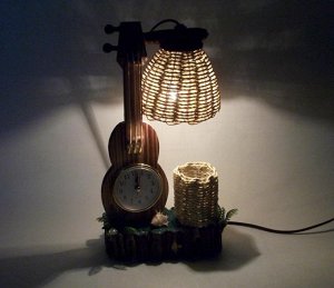 Настольная лампа с часами