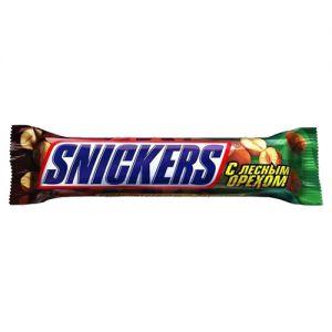 Шоколадный батончик Snickers 70г лесной орех