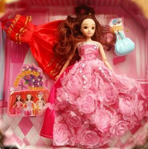 Кукла в розовом платье в комплекте с аксессуарами