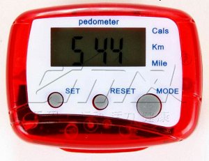 Шагомер Шагомер - устройство для подсчёта количества сделанных шагов при ходьбе или беге, незаменимый помощник если Вы активно или профессионально занимаетесь спортом. 
От фото может незначительно отл