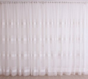 Тюль Ширина: 3 метра. Высота: 2,80 метра
Тюль выполнен из ткани сетка вышивка полосками, 100% полиэстер. Максимальная высота у тюля 2,8м, а ширину можно заказать индивидуально. Мы можем пошить данный 