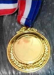 Медаль золотая
