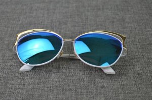 Солнцезащитные очки голубые "кошки" с золотой оправой