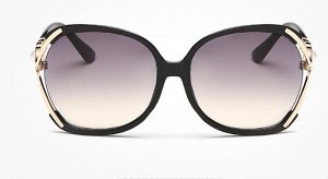 Солнцезащитные очки черные с жемчужиной на дужке
