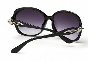 Солнцезащитные очки черные с лисицей на дужке