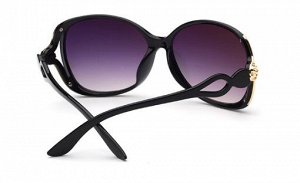 Солнцезащитные очки черные с цветочком и петлей на дужке