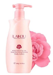 Нежное увлажняющее молочко для тела на основе очищающего и увлажняющего растительного розового лосьона для всех типов кожи