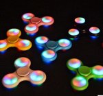 Игрушка Спиннер (hand spinner) светящийся