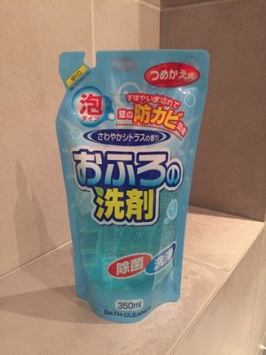 Пенящееся моющее средство для ванны Rocket SOAP с цитрусовым ароматом