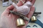 Керамическая подвеска с колокольчиком