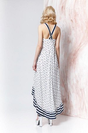 Платье Состав: 100% хлопок. Воздушное платье из хлопка, с V-образным вырезом. Снизу воланы. Длина по спинке 140 см. Ростовка 170 см.