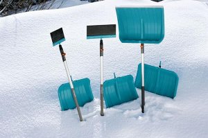 Лопата для уборки снега 40 см c пластиковой кромкой