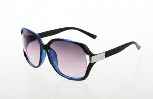 Солнцезащитные очки черно-синие с серебряной прямоугольной рифленой вставкой на дужке