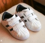 Кеды с черными полосками