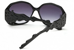 Солнцезащитные очки черные в форме многогранника с резными дужками