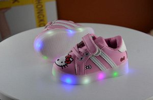 Кроссовки Супер мягкие кроссовочки на LED-подошве и двумя застежками-липучками с изображением популярной кошечкиСоответствие размеров: 21=13см, 22=13,5см,23=14см, 24=14,5см, 25=15см, 26=16 см, 27=16,5