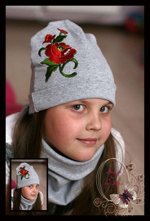 Серая шапка «Крупная Роза, со снудом»..