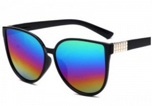 Солнцезащитные очки черные с разноцветными зеркальными стеклами и серебряной вставкой на дужке