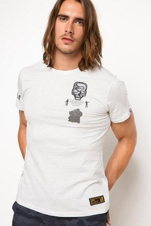 футболка мужская с принтом и аппликацией
