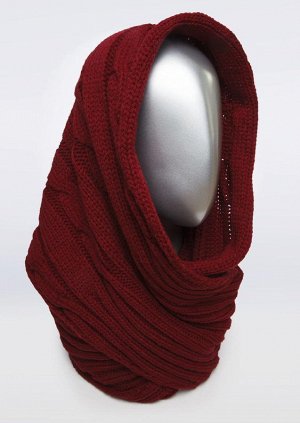 малиновый Состав:	Cross: 80% шерсть 20% п/акрил
Описание:

Удобная модель женского шарфа, заменяющая шапку и шарф одновременно за счет продуманной формы изделия. Рельефная вязка с косами дополнит женс