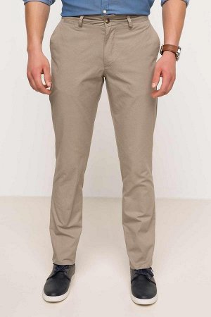Чино брюки Параметры модели: Рост: 1,86 Грудь: 97 Талия: 75Бедра: 94;  Надет размер: 30 Размер - 32 Рост; Cotton 100%  для мужчин брюки; ормальная (средняя) ширина брючины;  Нормальный крой (средняя п