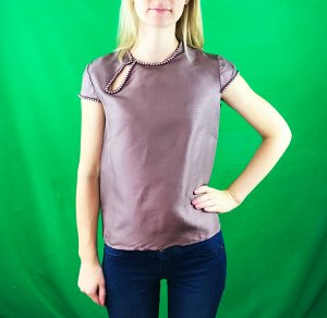 Блузка Женские блузки практически в любые времена являлись одним из самых популярных и актуальных предметов дамского гардероба. для получения Вашего размера необходимо прибавить 4. 100% шелк
