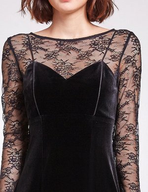 Черное короткое бархатное платье с кружевом