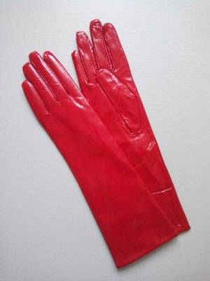 Натуральные лаковые перчатки