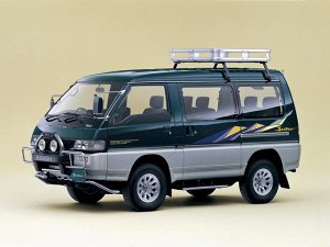Ковры салонные 1 ряд (с площадкой для отдыха левой ноги) Mitsubishi Delica (1990 - 1999) правый руль