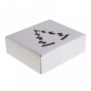 Подарочная коробка №16, белая, сборная, 29х25х9,5 см   1560888