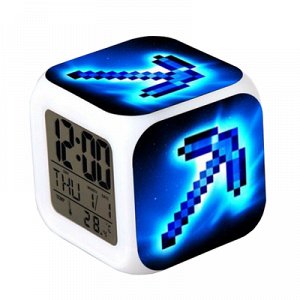 Часы настольные пиксельные с подсветкой "Алмазная кирка"