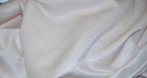 Портьеры На шторной ленте для карниза с крючками
Ширина: 4 м, Высота: 2,70 м
Портьеры сделаны из ткани софт, которые комбинируются двумя цветами. Модель состоит из четырех портьер по 1 метру шириной и