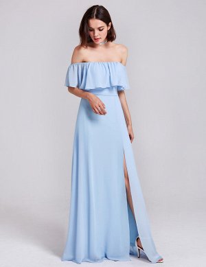 Нежное вечернее голубое платье с воланом ниже плеч
